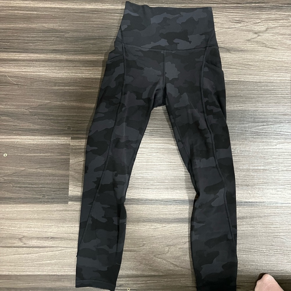 Lulu camo leggings